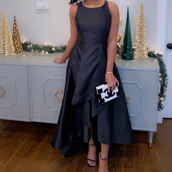 Black dress - Picture 2 of 3